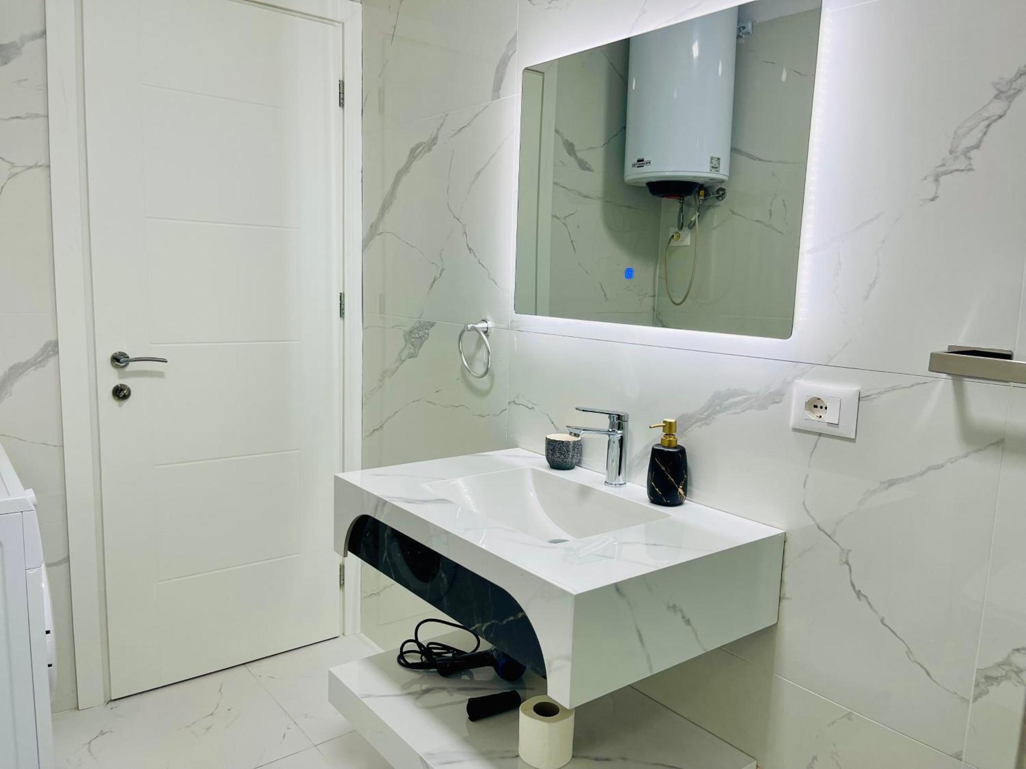 Albis Apartment 2 地拉那 外观 照片